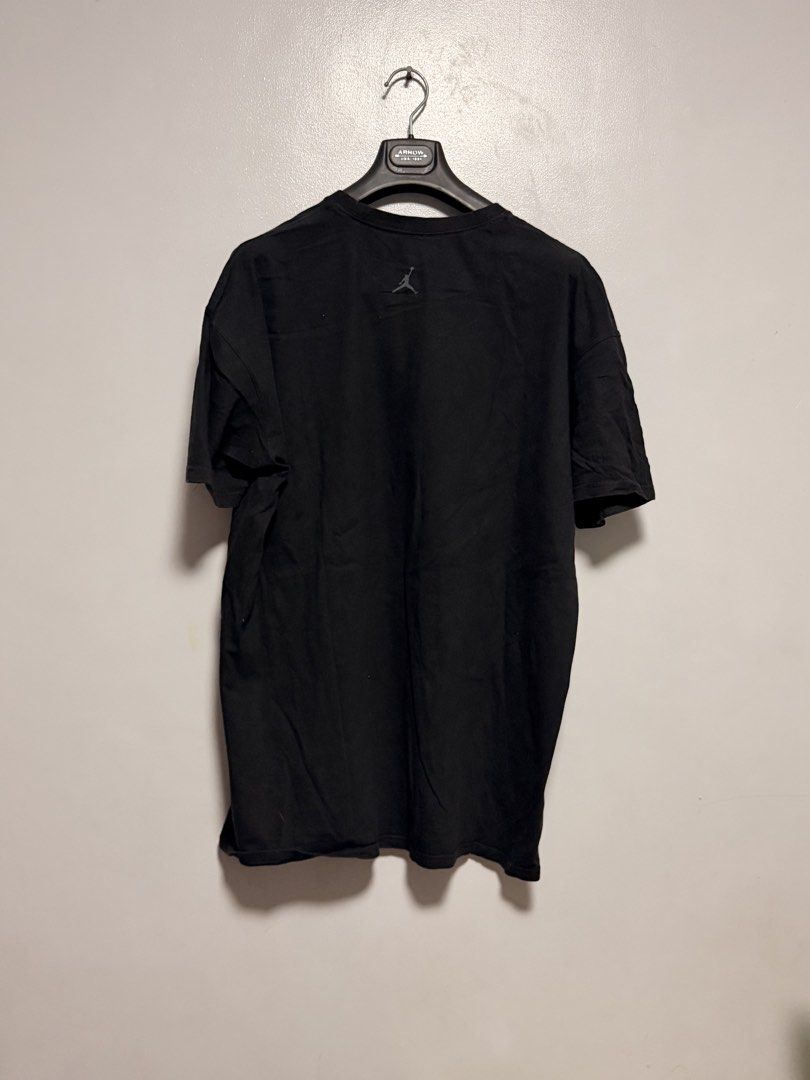 Jordan Black Graphic T-Shirt (Category: Tshirts & Polo Shirts ) located in Manila. Submitted by swiftgem.eeb06e (Listing ID 1466075616, Image 2). Description: DIMES: 26.5 x 32 inches.