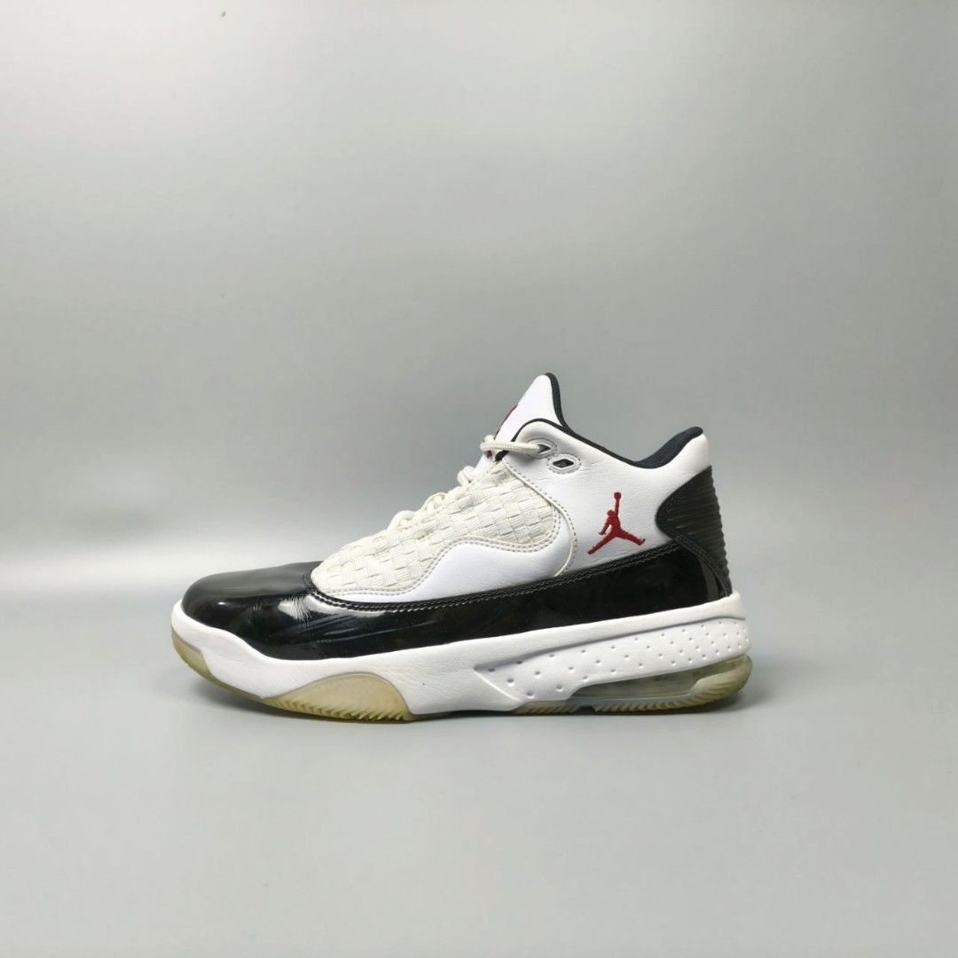 JORDAN MAX AURA 2 (Category: Sneakers) located in Baguio. Submitted by nikholeisshop29 (Listing ID 1465998610, Image 3). Description: JORDAN MAX AURA 2 1,880 + SF Size: 41 EUR | 26 cm | 8 US Excellent Condition No box included.