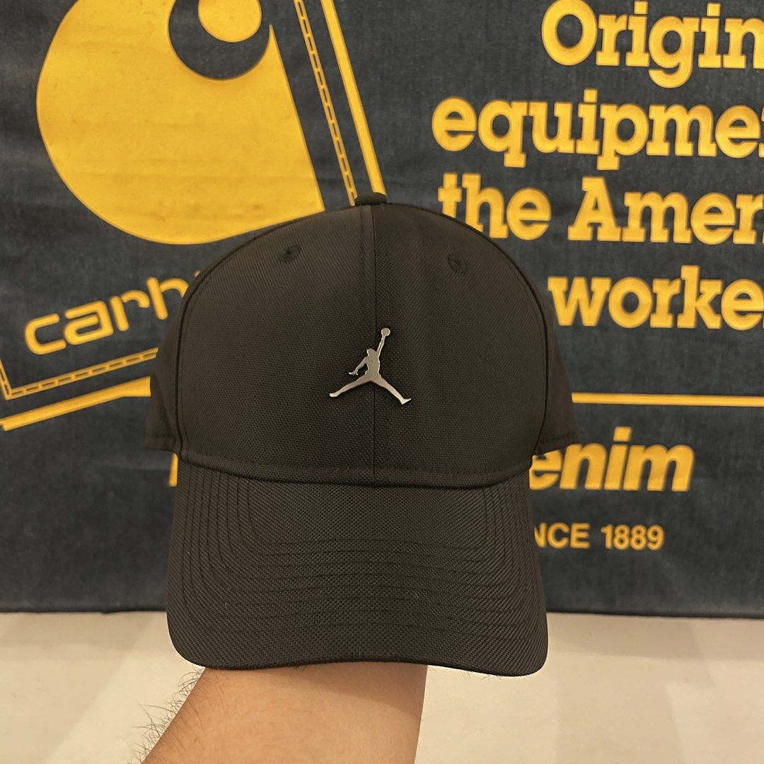 Jordan Metal Logo Cap (Category: Caps & Hats) located in Goa. Submitted by jackedstuff (Listing ID 1465965956, Image 1). Description: Good as new No issues.