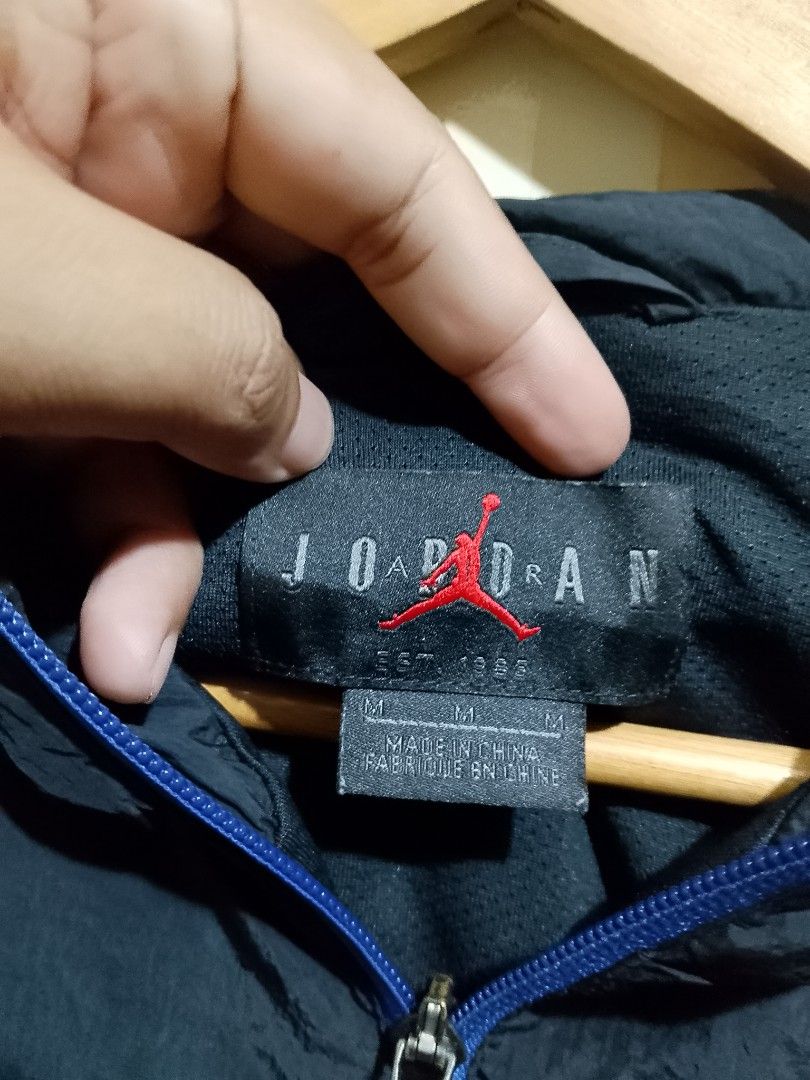 Jordan Nike Air Windbreaker Jacket Black Multi Size M (Category: Coats, Jackets and Outerwear) located in Manila. Submitted by emmanlacno47414 (Listing ID 1465966517, Image 3). Description: Medium on tag Best fit XL Width 23 Length 31 No issue/No flaws 10/10 Colorate As new and excellent condition 1800 free ship.