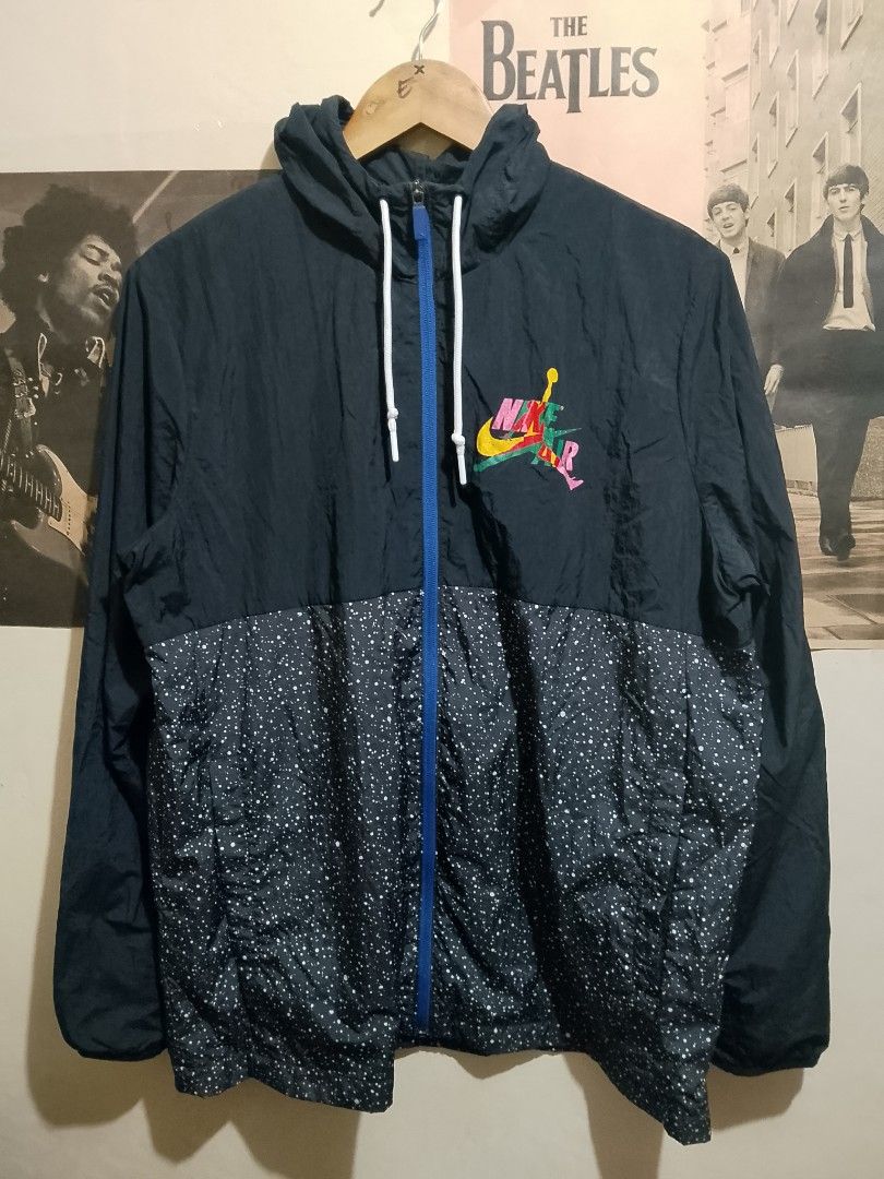 Jordan Nike Air Windbreaker Jacket Black Multi Size M (Category: Coats, Jackets and Outerwear) located in Manila. Submitted by emmanlacno47414 (Listing ID 1465966517, Image 1). Description: Medium on tag Best fit XL Width 23 Length 31 No issue/No flaws 10/10 Colorate As new and excellent condition 1800 free ship.