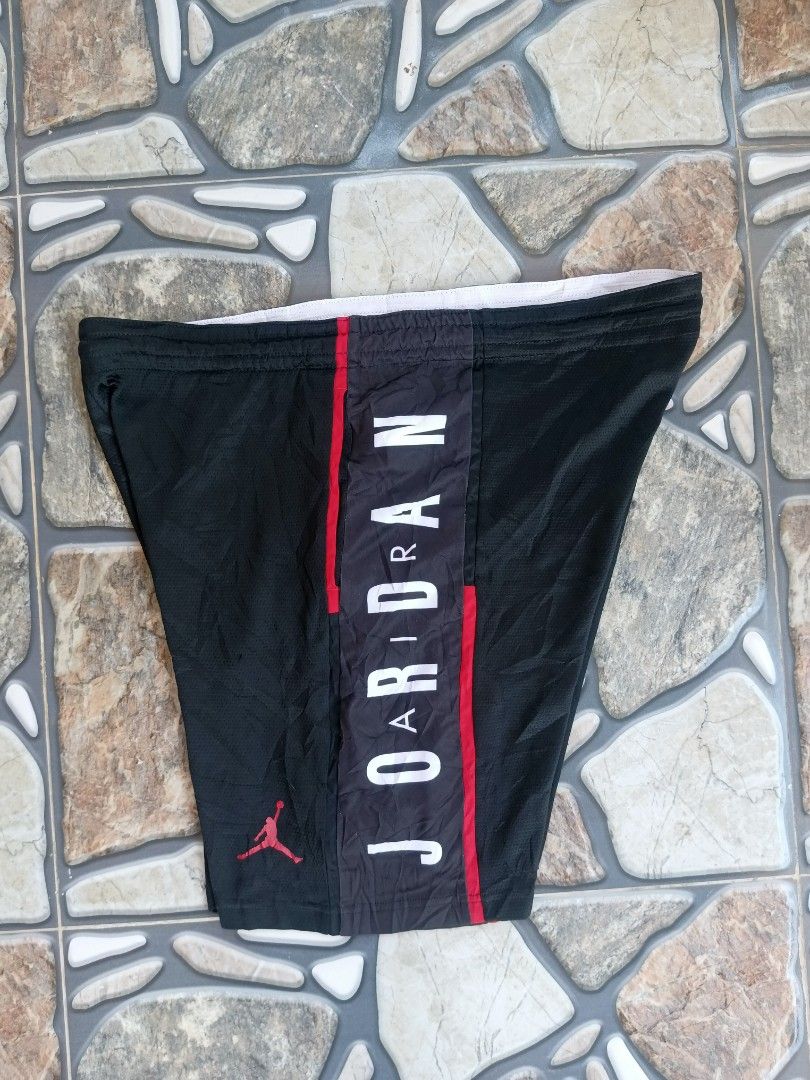 Jordan side script drifit short ² (Category: Shorts) located in Baggao. Submitted by thriftislife123 (Listing ID 1466040779, Image 2). Description: w:freewaist l:21 leg open:12 issue:minimal hairline sa logo and lints off/legit pm for more details.