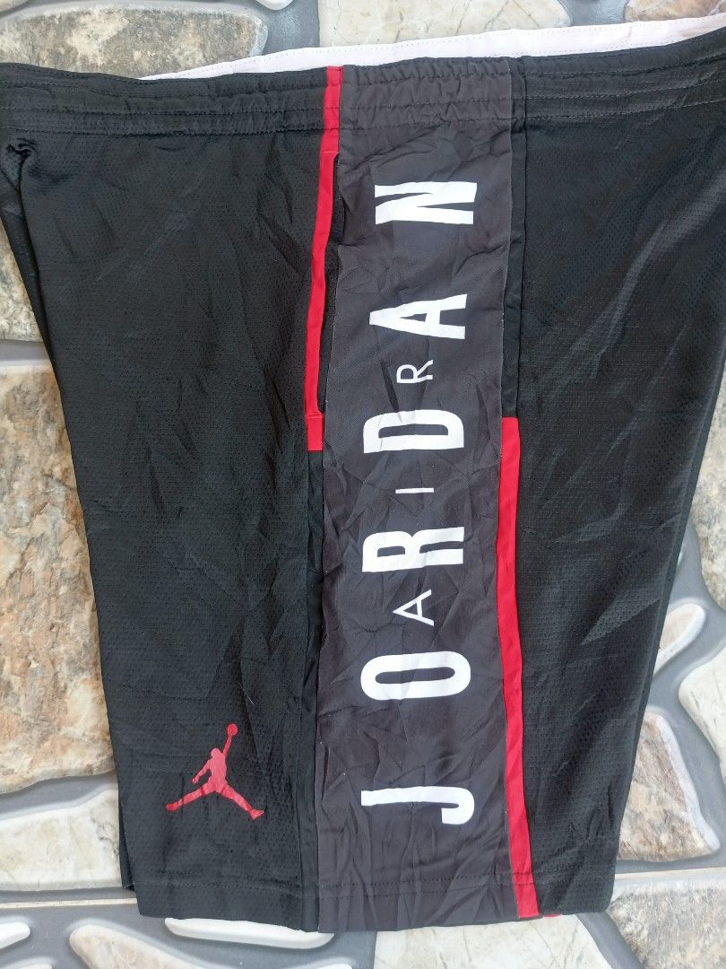 Jordan side script drifit short ² (Category: Shorts) located in Baggao. Submitted by thriftislife123 (Listing ID 1466040779, Image 3). Description: w:freewaist l:21 leg open:12 issue:minimal hairline sa logo and lints off/legit pm for more details.