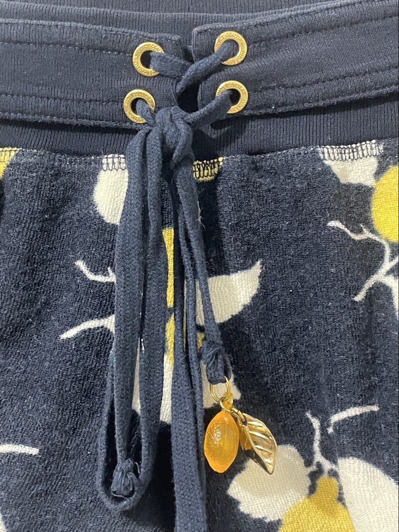 Juicy Couture Dark Blue Lemon Printed Shorts-Medium (Category: Luxury Apparel) located in Tuguegarao City. Submitted by ziggerryy (Listing ID 1466144776, Image 2). Description: No flaws. No holes Can pass as brandnew W29-31 L10 Pass to lowballers.