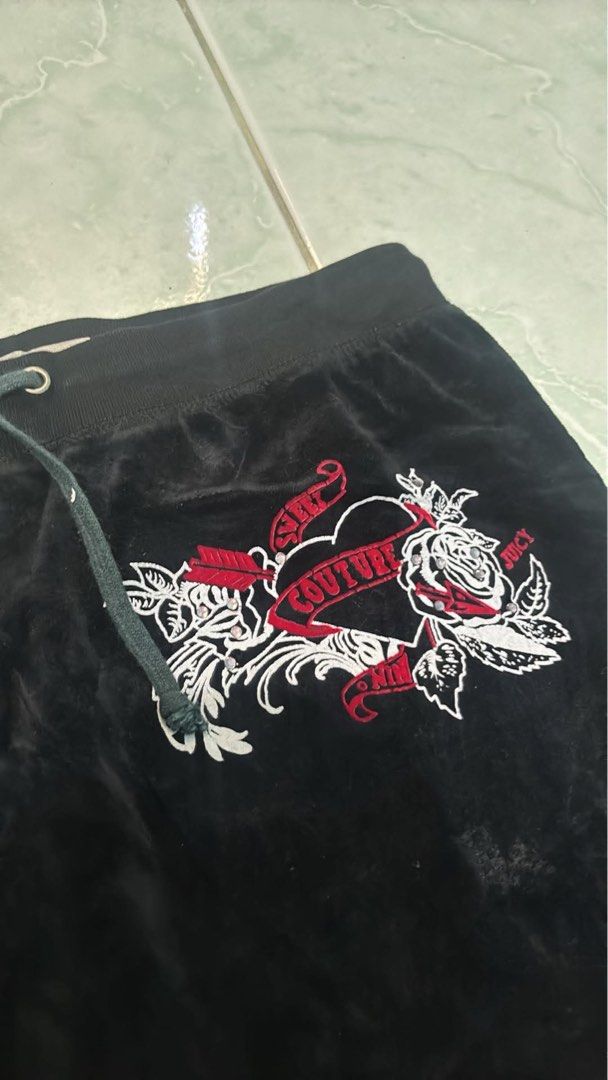 JUICY COUTURE PANTS (Category: Other Bottoms) located in Lubao. Submitted by aizgoodthrift (Listing ID 1465968920, Image 2). Description: Juicy Couture Pants Velvet no issue xl on tag good condition.