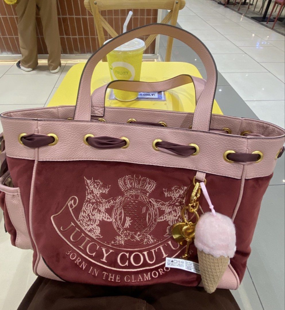 Juicy Couture Tote Bag (Authentic) Like New | NO TO BARAT!!! (Category: Tote Bags) located in Tarlac. Submitted by elcutesy777 (Listing ID 1466014596, Image 1). Description: — authentic juicy couture, bought last feb for ₱4,800 — used once — no flaw — miniso keychain isn’t for sale mod: orange app co or tktok co mop: g-cash .
