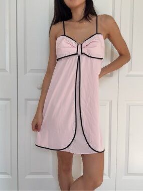 Kate spade night dress (Category: Evening dresses & gowns) located in Manila. Submitted by jean777_love (Listing ID 1464661846, Image 2). Description: Can fit to small to medium.