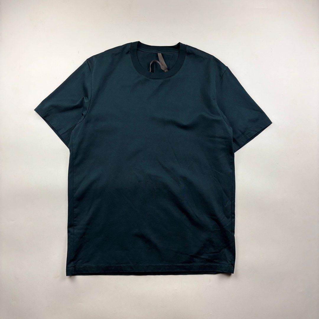 Kazuyuki Kumagai Structured Shirt (Category: Tshirts & Polo Shirts ) located in Makati City. Submitted by ragrepository (Listing ID 1465975697, Image 1). Description: Kazuyuki Kumagai Structured Shirt Tagged as 1 Length- 28” Pit to pit- 21” Sleeves- 8.5” Shoulder-17” Condition- 9.5/10 Flaw-None .