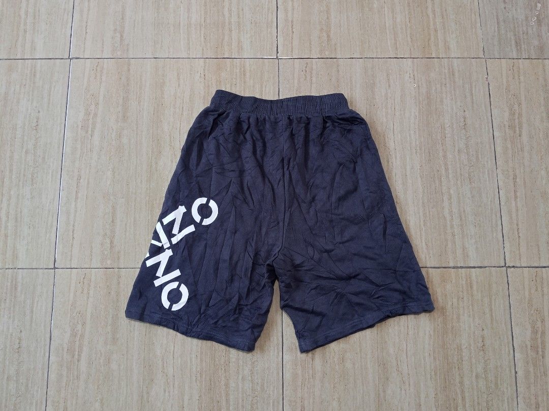 Kenzo Cotton short (Category: Shorts) located in Glan. Submitted by cpaharodde48008 (Listing ID 1466072511, Image 2). Description: Kenzo Cotton short size Large Width - 28-30.