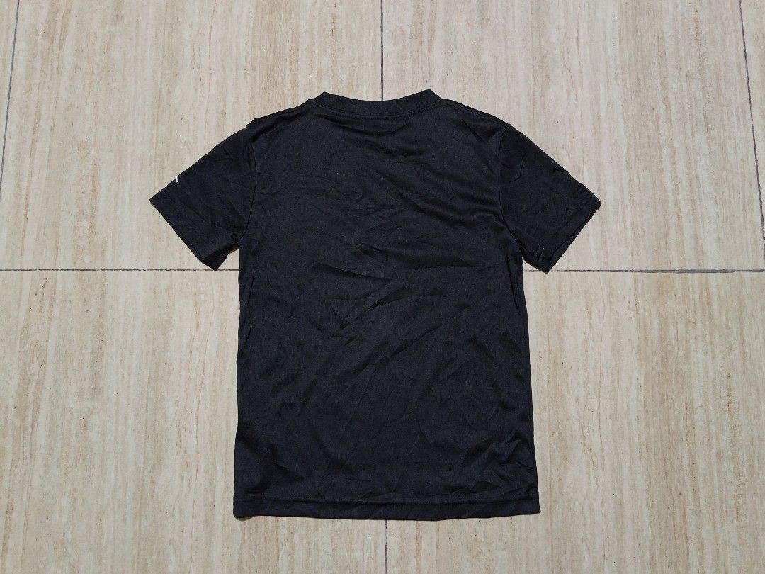 Kids Jordan tshirt (Category: Babies & Kids Fashion) located in Glan. Submitted by cpaharodde48008 (Listing ID 1466073094, Image 2). Description: Jordan Size medium ( 10-12 years old ) No crack.