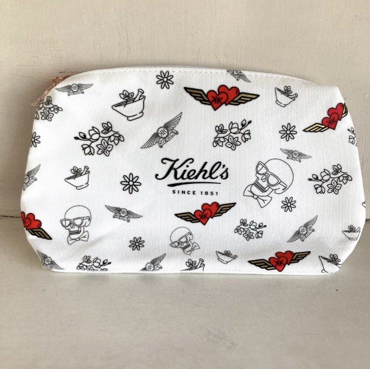 Kiehl’s Cosmetic Pouch & Ceramic Mug (Category: Everything Else Others) located in Manila. Submitted by daddythrifter (Listing ID 1465977441, Image 3). Description: All for 500 Authentic Pouch Color: Off White Pouch Material: canvas Pouch Size: 10.5” l x 2.75” w x 6” h .