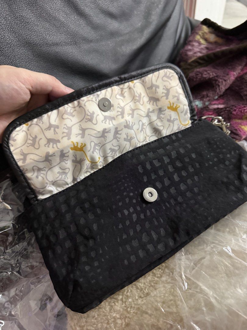Kipling Kili Bag (Category: Shoulder Bags) located in Antipolo. Submitted by saphiraaa03 (Listing ID 1465987588, Image 2). Description: Kipling Kili Bag No Issue Brandnew Location: Lower Antipolo.