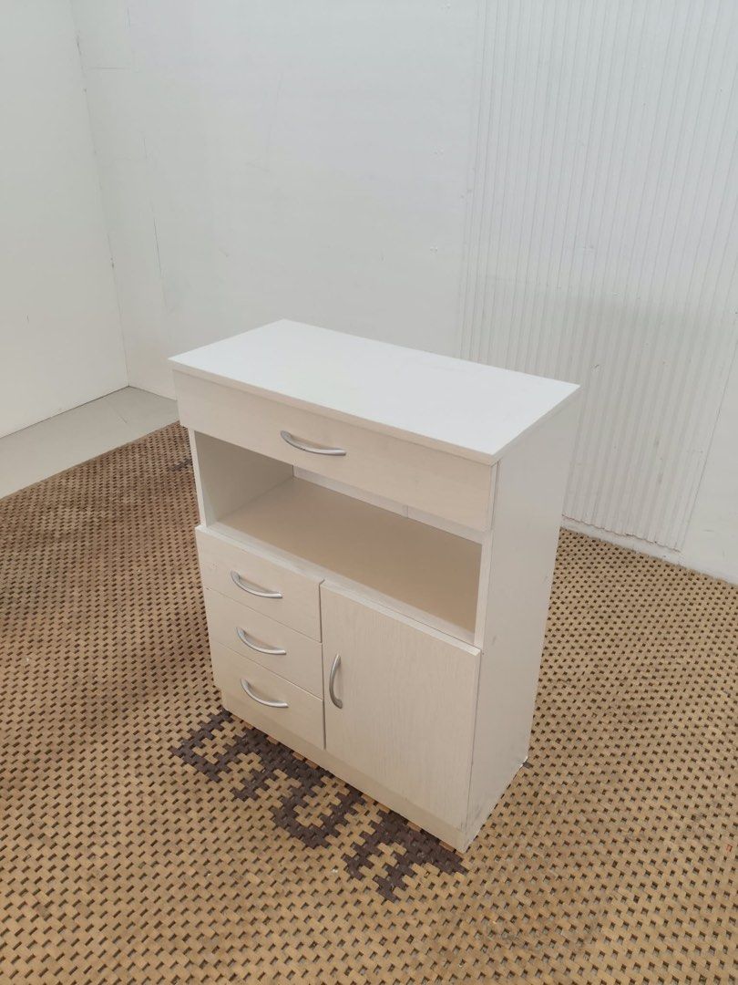 Kitchen Top Counter (Category: Shelves, Cabinets & Racks) located in Quezon City. Submitted by matetdevis13 (Listing ID 1466005753, Image 3). Description: White Kitchen Counter Top Price: 3,700 L23.5 x W11.5 x H31.5 In good condition Code JMD10-MJ392.