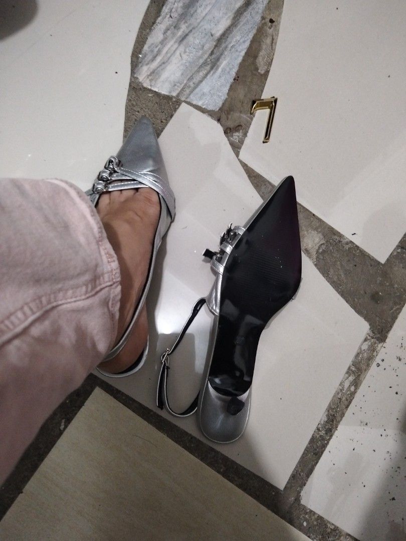 Kitten Heels (Category: Heels) located in El Salvador. Submitted by francheskaukayukay (Listing ID 1466015705, Image 3). Description: .