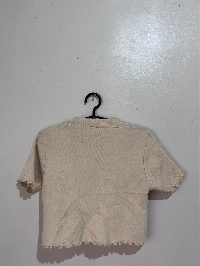 knitted top (Category: Blouses) located in Manila. Submitted by serra_shop (Listing ID 1466110011, Image 3). Description: Once used Bangkok Thai Supplier 10/10 ₱180 Small-Medium Loc: Pampanga Courier: J&T.