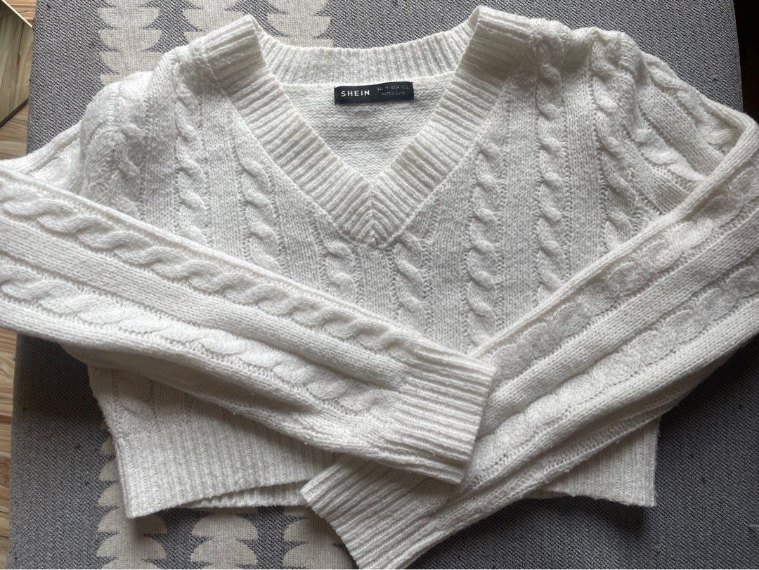 Knitted White Crop Top (Category: Longsleeves) located in Baguio. Submitted by charmfinds888 (Listing ID 1466103596, Image 2). Description: ♡ price + sf ♡ payment first — gcash / bdo ♡ nationwide shipping via j&t ♡ please send proof of payment.