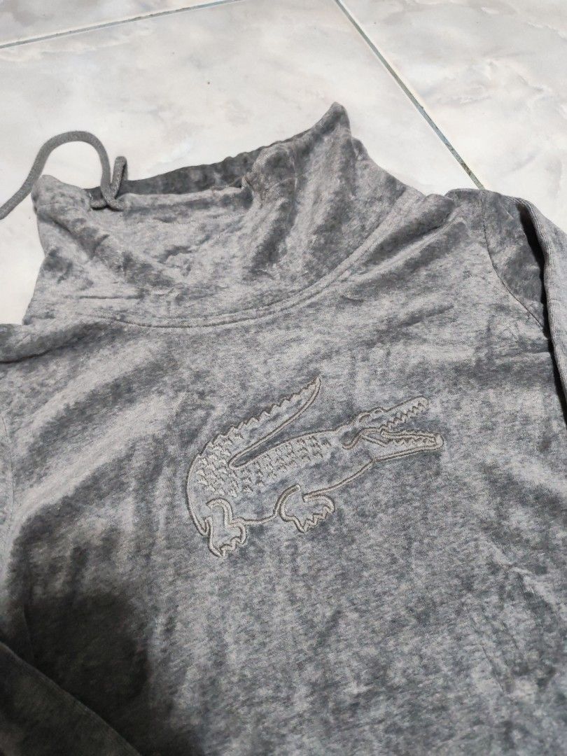 Lacoste velvet longsleeve (Category: Coats, Jackets and Outerwear) located in Rizal. Submitted by jeffreyric45601 (Listing ID 1466092061, Image 2). Description: dimension 20x26 no issue as new condition.