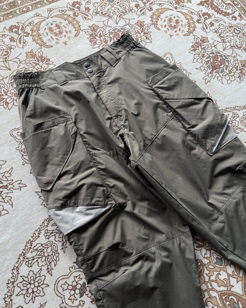 Lakh Multipocket Outdoor Pants (Category: Trousers) located in San Jose del Monte. Submitted by oneoff.phils (Listing ID 1466120429, Image 3). Description: Lakh Multipocket Outdoor Pants Waist 32-34 Length 38 Leg Hole 7 P1600 Issue: None (Swipe for detailed pics) • No cancellation of orders • Orders would usually take 2-3 days for cleaning and packing before shipment 🚀Shipping via J&T .