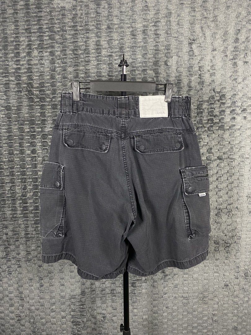 Lakh Multi-Pocket Washed Cargo Shorts (Category: Shorts) located in Bacolod City. Submitted by treasurehunts.6100 (Listing ID 1465982548, Image 2). Description: Lakh Multi-Pocket Washed Cargo Shorts Condition - Excellent Color - Washed Black/ Charcoal Color rate - 9.8 / 10 No Flaws Size M Dimensions : Waist - 32 Length - 21 Thigh - 16 Leg Opening - 13.5 Brands you might find on my profile : ( Cos, Uniqlo, H&M, Zara, Muji, Ralph Lauren, Hugo Boss,