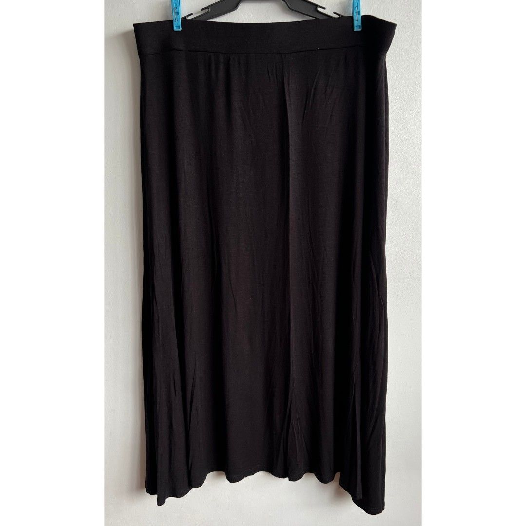 Lane Bryant Maxi Skirt flowy big plus size (Category: Skirts) located in Quezon City. Submitted by rosepam (Listing ID 1465986213, Image 3). Description: Lane Bryant Black Maxi Skirt Soft, flowy Size on tag: 18/20 Elastic waist 38-56 FIX PRICE Measurements posted for reference.