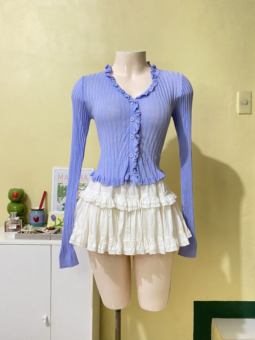 LAVENDER KNITTED CARDIGAN (Category: Longsleeves) located in Dasmarinas. Submitted by hannah.oakph (Listing ID 1466017231, Image 1). Description: .