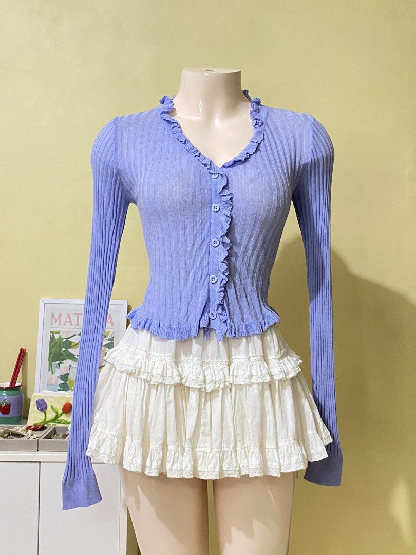LAVENDER KNITTED CARDIGAN (Category: Longsleeves) located in Dasmarinas. Submitted by hannah.oakph (Listing ID 1466017231, Image 2). Description: .