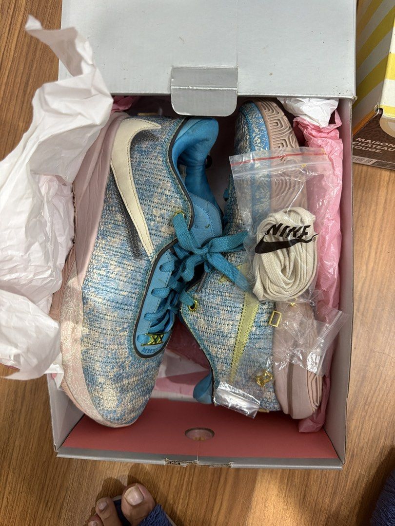 Lebron 20 All star (Category: Sneakers) located in Manila. Submitted by cabrerajay60042 (Listing ID 1466099287, Image 1). Description: - dirty lang shoes - only used on cement courts - no seps or other issues Pm for more pics.