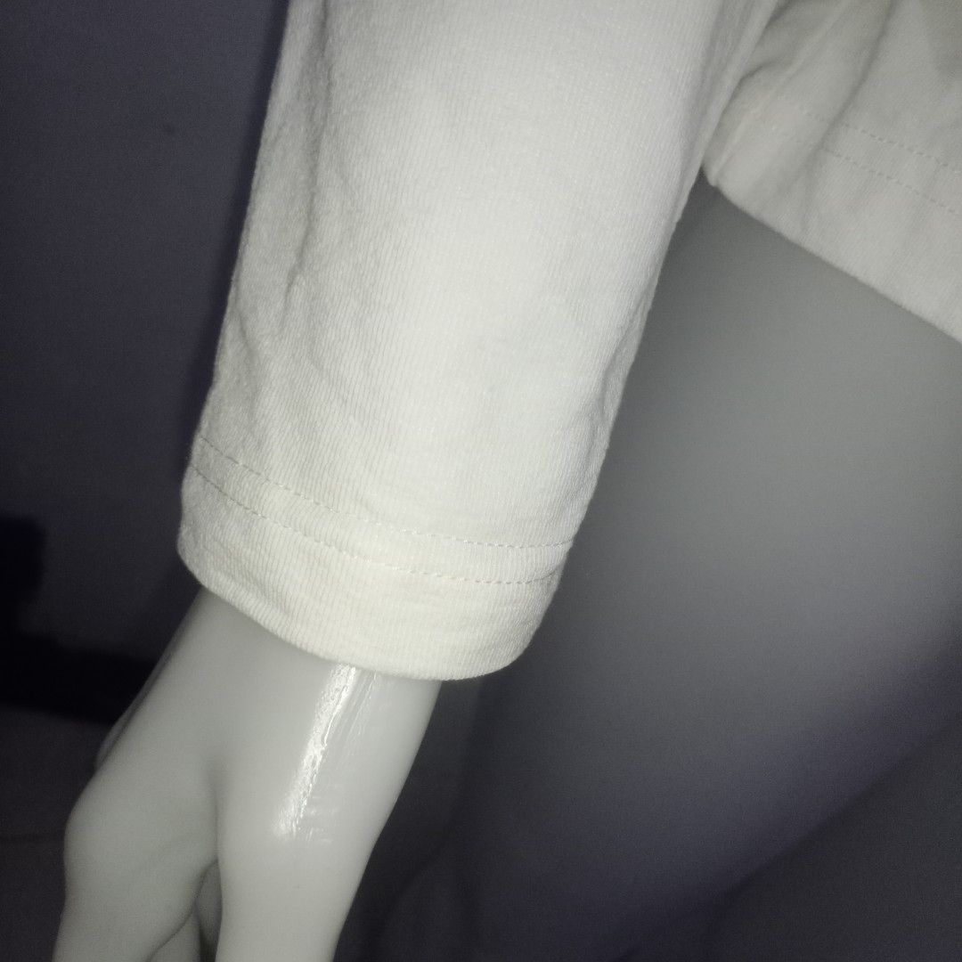 Lester Young White Tops (Category: Blouses) located in Manila. Submitted by shoekendi (Listing ID 1465999978, Image 3). Description: looks new.