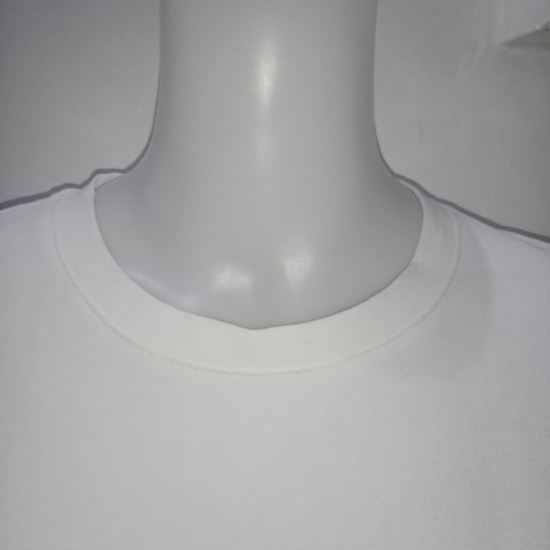 Lester Young White Tops (Category: Blouses) located in Manila. Submitted by shoekendi (Listing ID 1465999978, Image 2). Description: looks new.