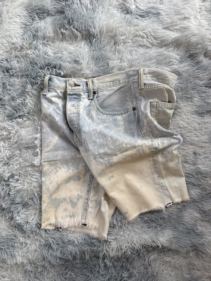 Levis 501 CT Buttonfly Shorts (Category: Jeans) located in Taguig. Submitted by mrwickjohn67 (Listing ID 1466081768, Image 1). Description: Excellent Issue: none Size: (in inches) Waistline: 32-34, Length: 19, Crotch: 14.5, Hem: 10.