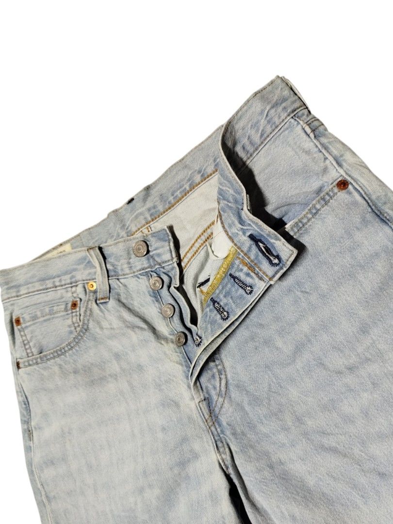 LEVI'S 501 DENIM SHORT (Category: Shorts) located in Bayombong. Submitted by Gentlemans_ClosEt (Listing ID 1466112067, Image 3). Description: LEVI'S 501 DENIM SHORT BIG E RED TAG WAISTLINE: 31 GOOD CONDITION.