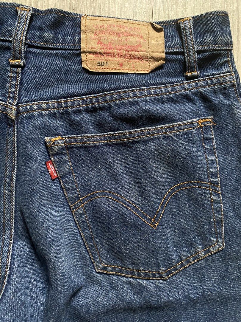 Levi’s 501’s jorts (Category: Shorts) located in Manila. Submitted by hunnid102933 (Listing ID 1465997877, Image 3). Description: Levi’s 501’s jorts 32x21.5 Issues: seen on pic 9/10 color rate 8/10 condition .
