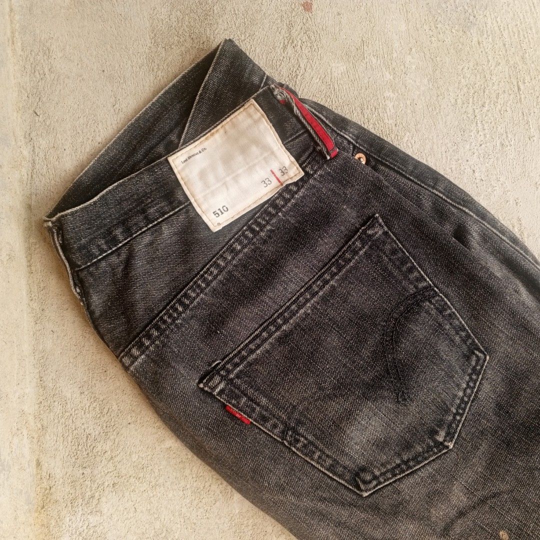 Levis 510 red edition (Category: Jeans) located in Baguio. Submitted by jethrift2600 (Listing ID 1466061208, Image 3). Description: Levis 510 black L:44 Leg hole:10 Waist:34 Dets: MADE IN JAPAN heavyweight denim and loose fit hard to find Issue: heel drag.