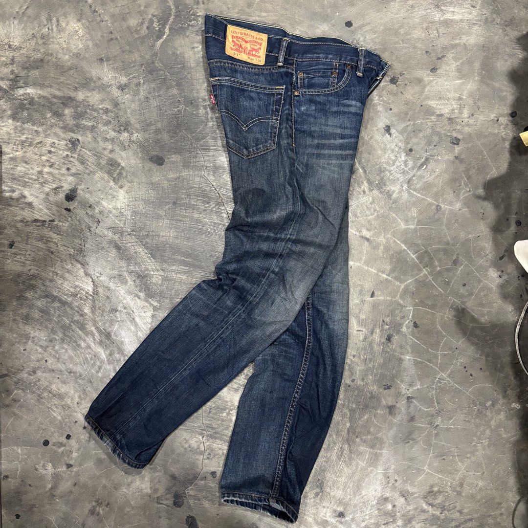 Levi’s 511 (Category: Jeans) located in General Santos City (Dadiangas). Submitted by rags2reviveph (Listing ID 1466075351, Image 2). Description: Levi’s 511 W28 L32 on tag best fit for 28 to 30 waistline full length 38 inseam 29 thigh 10.5 leg opening 6.5 Excellent.