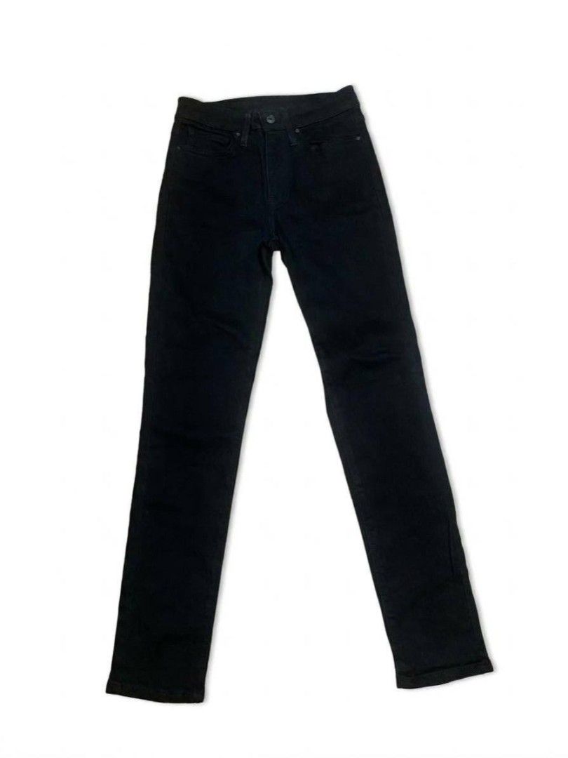 Levi's 721 Black Skinny Jeans (Category: Jeans) located in Manila. Submitted by lovelypreloved1497 (Listing ID 1466098310, Image 3). Description: - Style: Minimalist, clean look with no distressing - Fit: High-waisted and slim cut down to the ankle - Details: Classic five-pocket design, button closure, and zip fly - Material: Comfortable stretchy denim - Versatility: Standard belt loops, easy to match with any outfit.