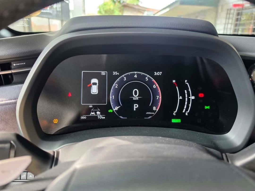 Lexus LBX Lbx Auto (Category: Used Cars) located in Taguig. Submitted by josh_jazz (Listing ID 1465993214, Image 2). Description: Brand new.. fresh nilabas lang ng casa.. 10kms lang tinakbo .
