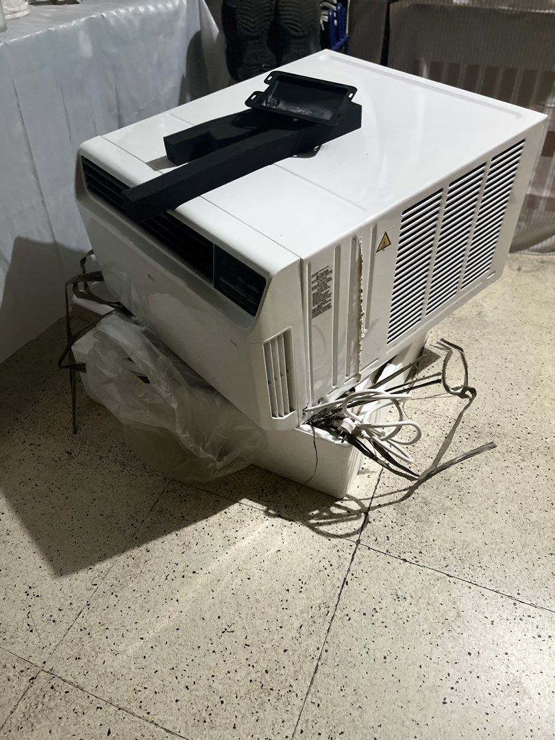 LG ThinQ Window Air Conditioner (Category: Air Conditioning and Heating) located in Quezon City. Submitted by iceliza (Listing ID 1465999408, Image 1). Description: FOR SALE: LG 1.8 HP Inverter Window Type Aircon Purchased sept 3, 2026 with box and warranty pa halos brand new 📌Location: Cubao,QC 📌Specs: • 1.8 HP Window Type Air Conditioner • Dual Inverter Compressor for powerful, energy-efficient cooling • AI kW Manager for smarter energy monit