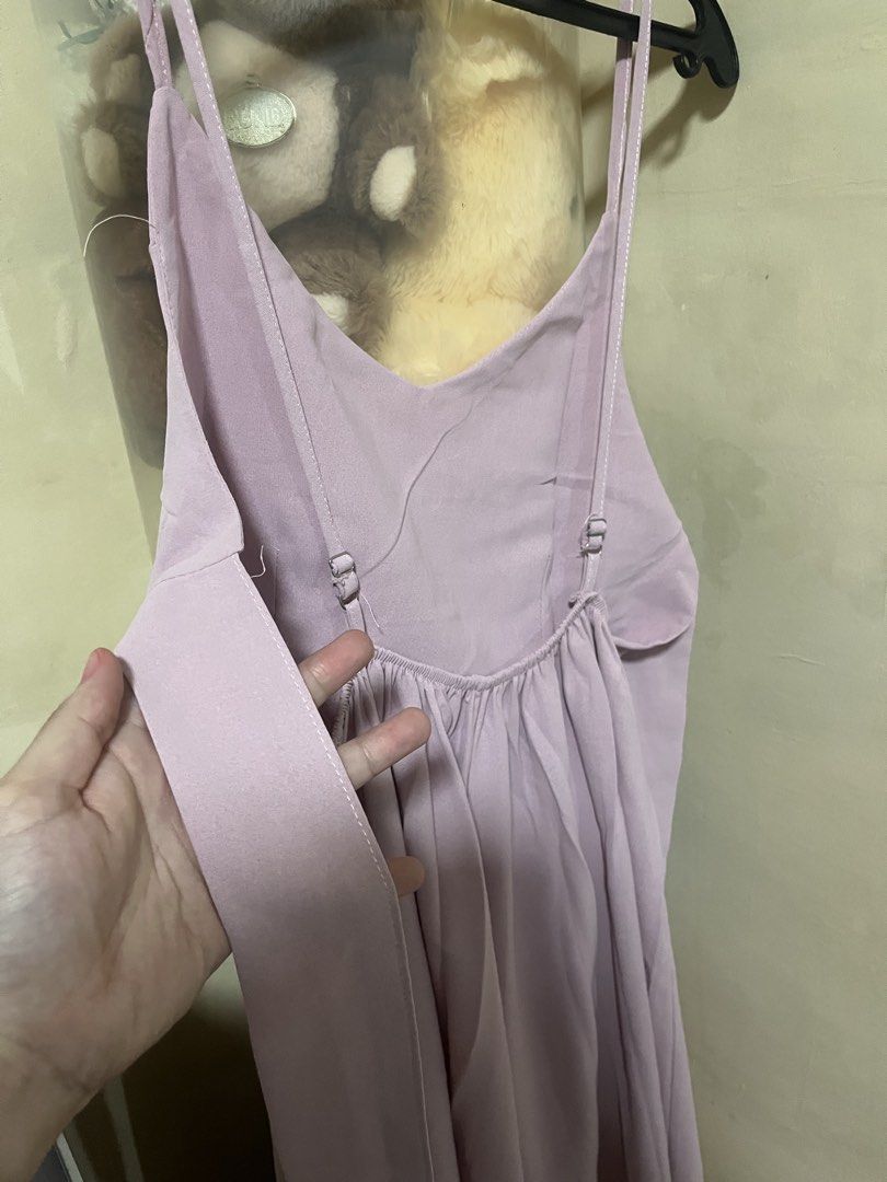 Light pink midi dress (Category: Dresses) located in Pasig City. Submitted by ellabusy (Listing ID 1466155283, Image 3). Description: Backless midi dress.
