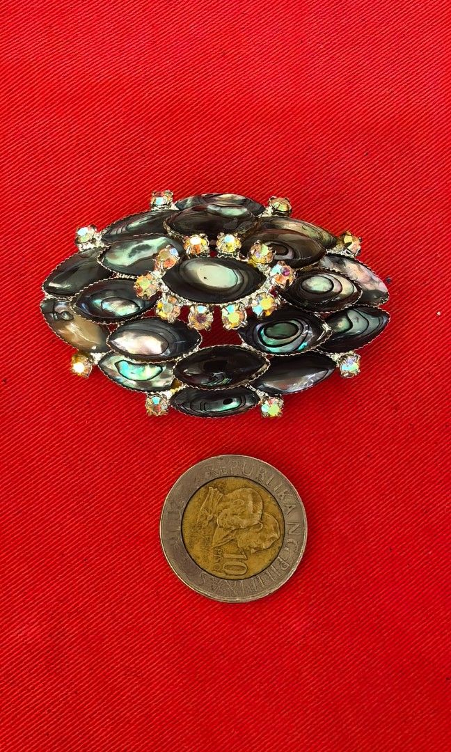 Like new Abalone Brooch Japan (Category: Brooches) located in Tuguegarao City. Submitted by zenphoenix-7ad615 (Listing ID 1466034798, Image 2). Description: Like new PRETTY IN actual Large size.