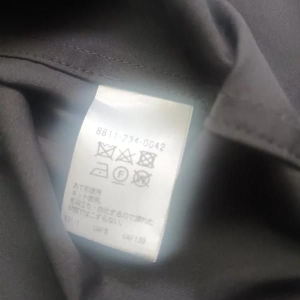 LOEFF Jacket (Category: Coats, Jackets and Outerwear) located in Singapore. Submitted by bunjangpartners (Listing ID 1463348416, Image 3). Description: This is a black jacket from the LOEFF brand. It has a double button design for a sophisticated look. The chest measurement is 36 and the total length is 53. --[Before You Buy]-- Sourced from Bunjang, Korea's leading recommerce platform through our purchasing agency service. All items are pre-owned