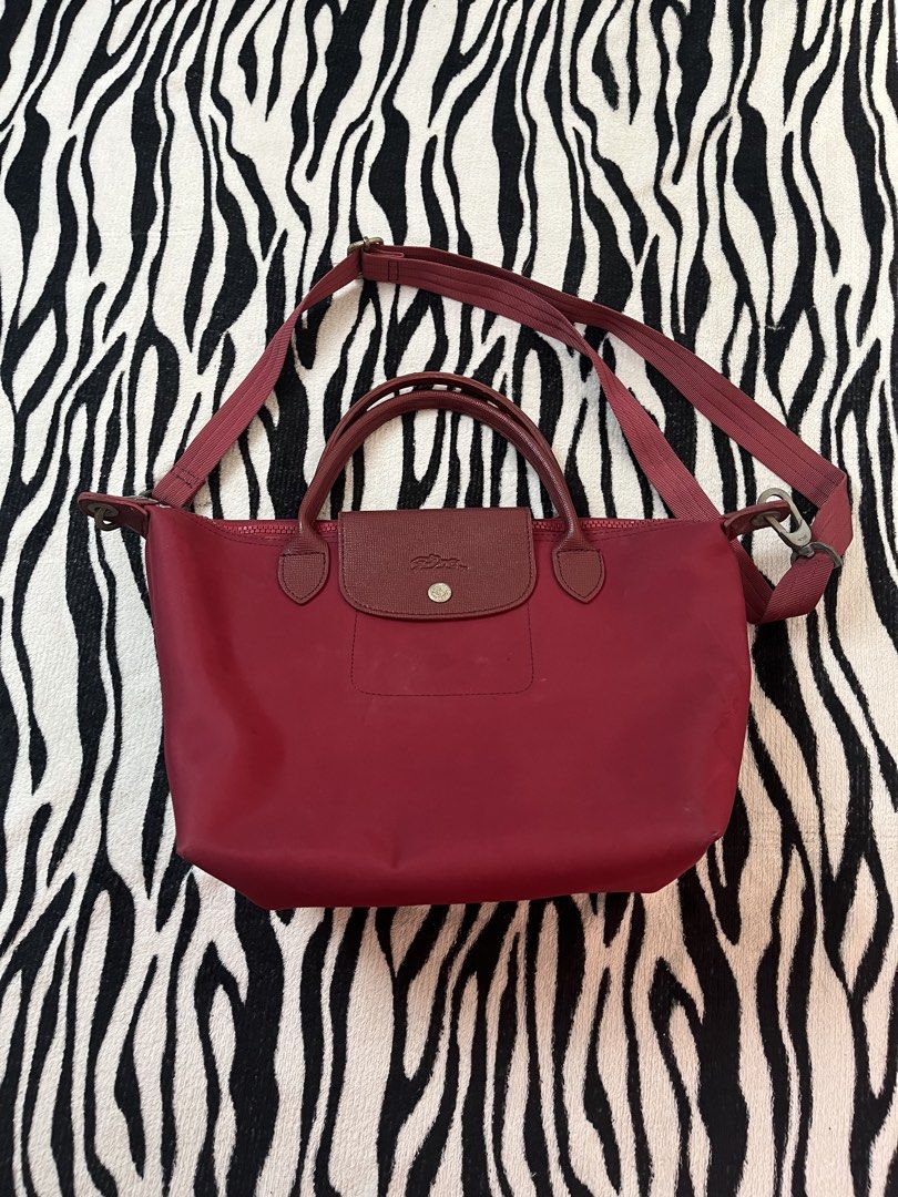Longchamp 2 way bag (Category: Shoulder Bags) located in Manila. Submitted by royaldripmanila (Listing ID 1465977938, Image 1). Description: Sign of usage W15 L9.5.