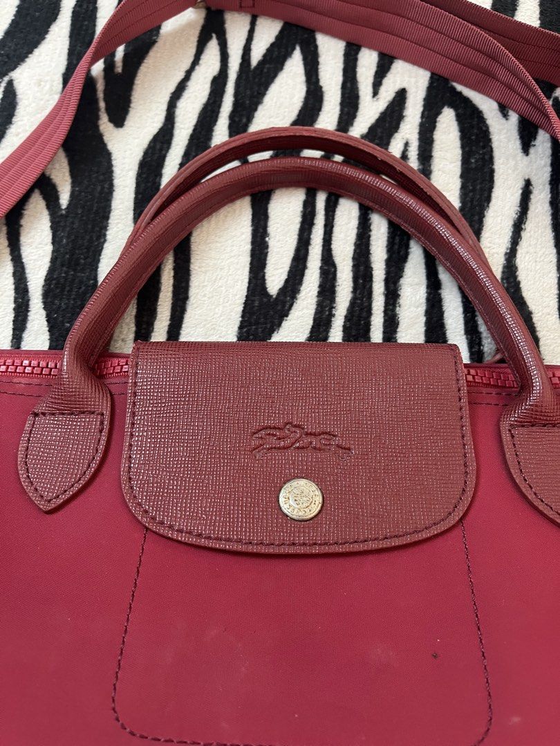 Longchamp 2 way bag (Category: Shoulder Bags) located in Manila. Submitted by royaldripmanila (Listing ID 1465977938, Image 2). Description: Sign of usage W15 L9.5.
