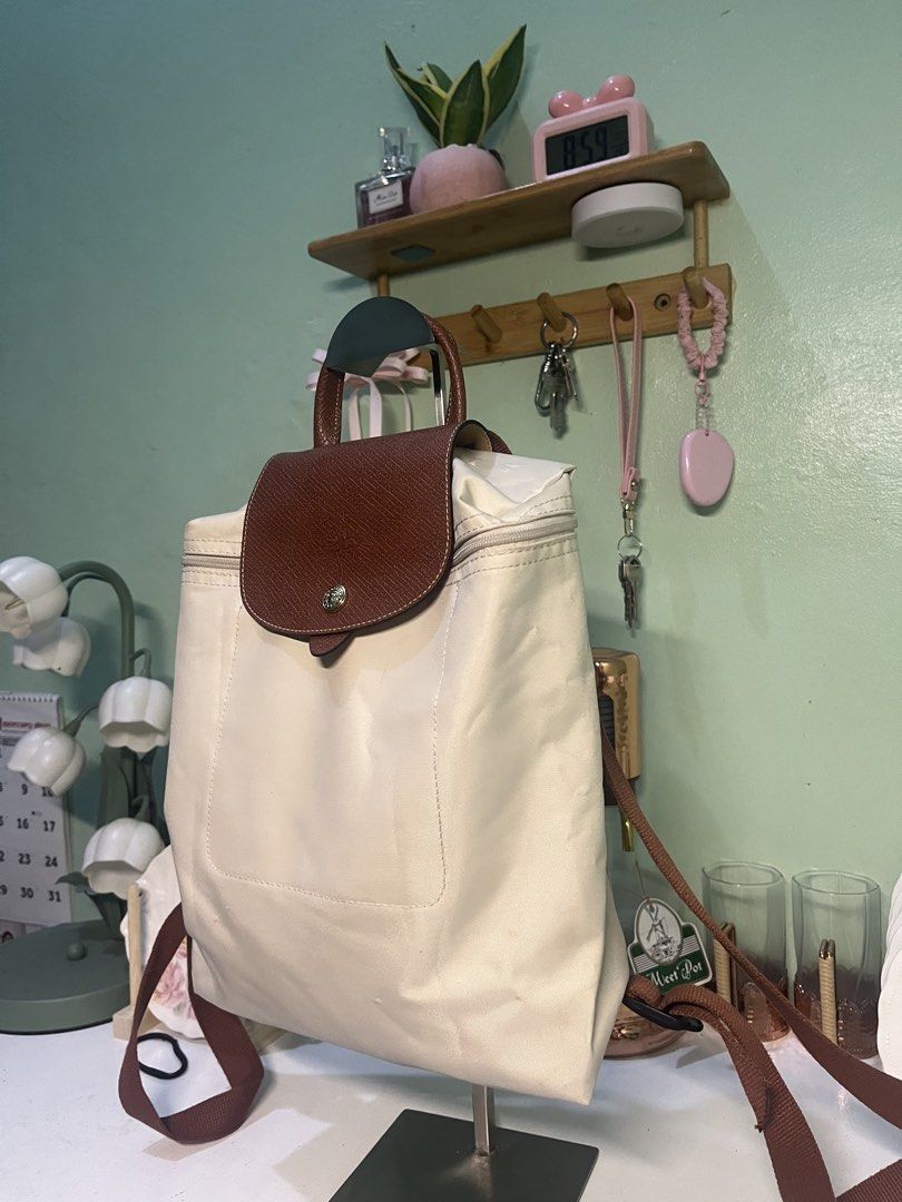Longchamp Bagpack (Category: Luxury Bags & Wallets) located in Manila. Submitted by thriftniyuno (Listing ID 1466067954, Image 2). Description: Good condition Minimal Sign of useed.