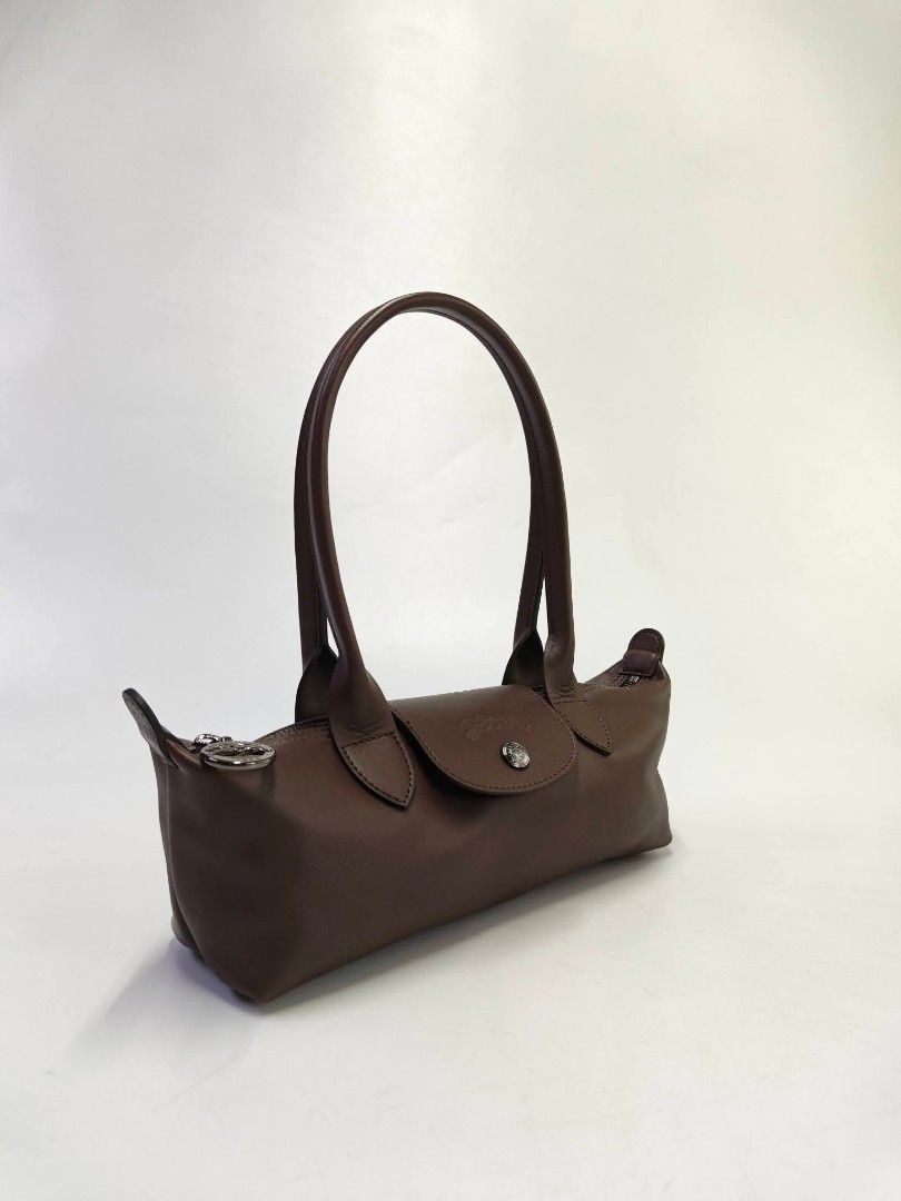 LONGCHAMP new xtra shoulder bag in leather choco brown (Category: Shoulder Bags) located in Quezon City. Submitted by tanramoni (Listing ID 1466070533, Image 3). Description: .