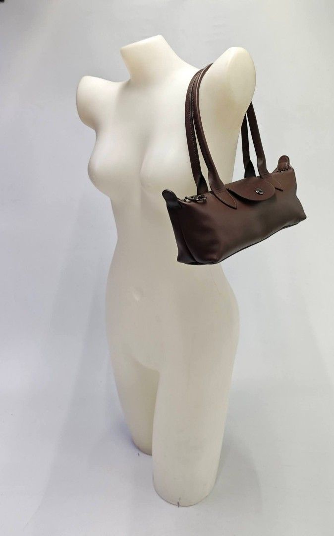 LONGCHAMP new xtra shoulder bag in leather choco brown (Category: Shoulder Bags) located in Quezon City. Submitted by tanramoni (Listing ID 1466070533, Image 1). Description: .
