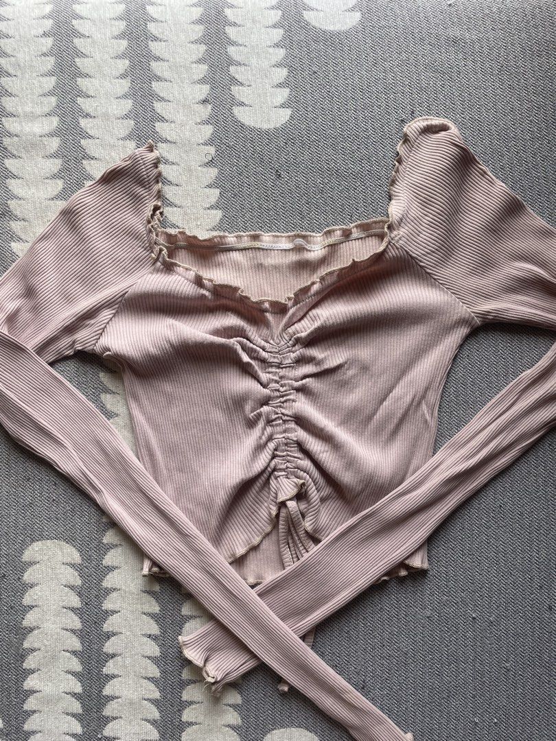 Longsleeve Drawstring Crop Top (Category: Longsleeves) located in Baguio. Submitted by charmfinds888 (Listing ID 1466103256, Image 1). Description: ♡ price + sf ♡ payment first — gcash / bdo ♡ nationwide shipping via j&t ♡ please send proof of payment.