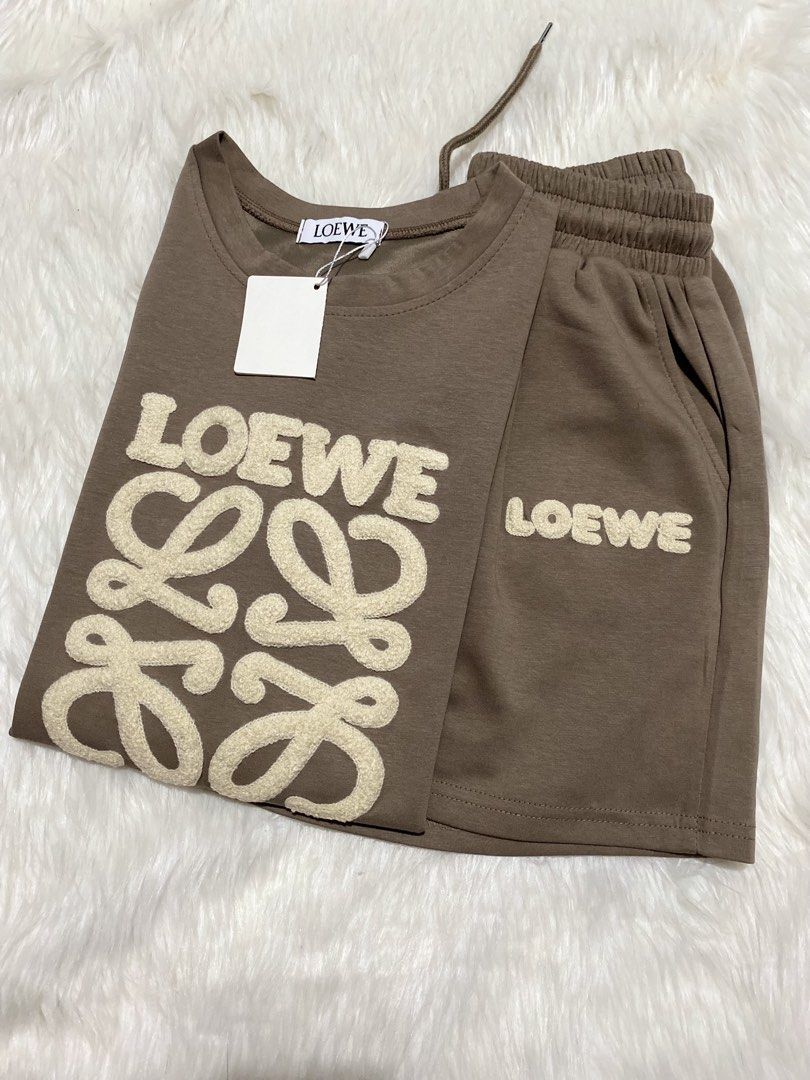 Looewe Bkk Premium Coordinates for women (Category: Sets or Coordinates) located in San Antonio. Submitted by catz_online_shop (Listing ID 1466024284, Image 1). Description: Measurements: TOP CHEST : 40-44 inches LENGTH: 23 inches SHORT Freesize up to 38 inches waistline Length: 30 inches 🌸Brown Color 🌸Pure cotton 🌸Strechable 🌸Premium Quality 🏷️700.00 PAYMENT FIRST POLICY - GCASH/BPI NO COD NO COP NO S CHECK OUT.