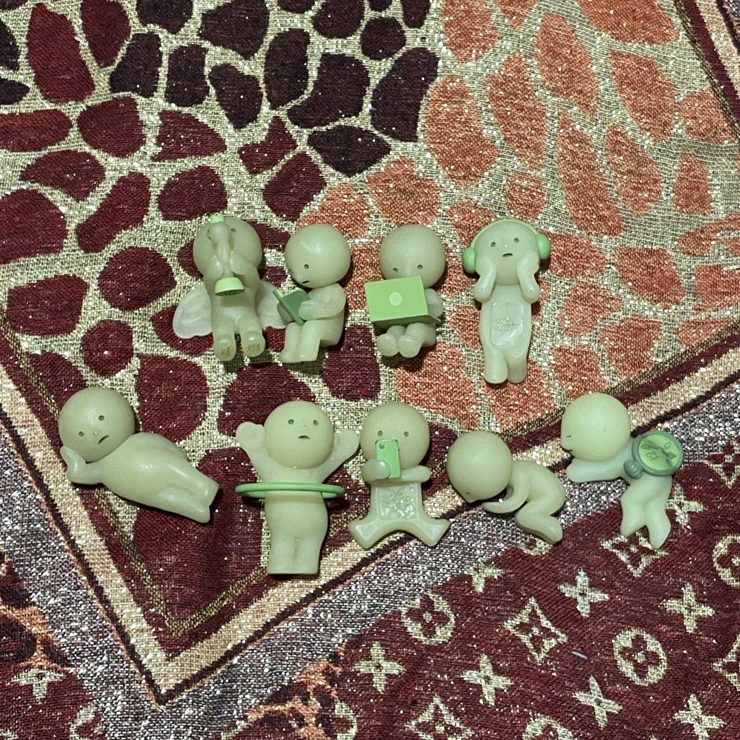 Loose Smiskis (Category: Designer & Blind Box Toys) located in Quezon City. Submitted by poppystrawb (Listing ID 1466004905, Image 1). Description: individual prices: - cheer secret - 2500 - reading - 500 sold - researching - 550 - hipper secret (with flaws) - 1000 - lounging - 350 sold - hoop - 350 - hipper with phone - 400 - good night - 350 - dali - 350 set price: php 6000 (free sf).