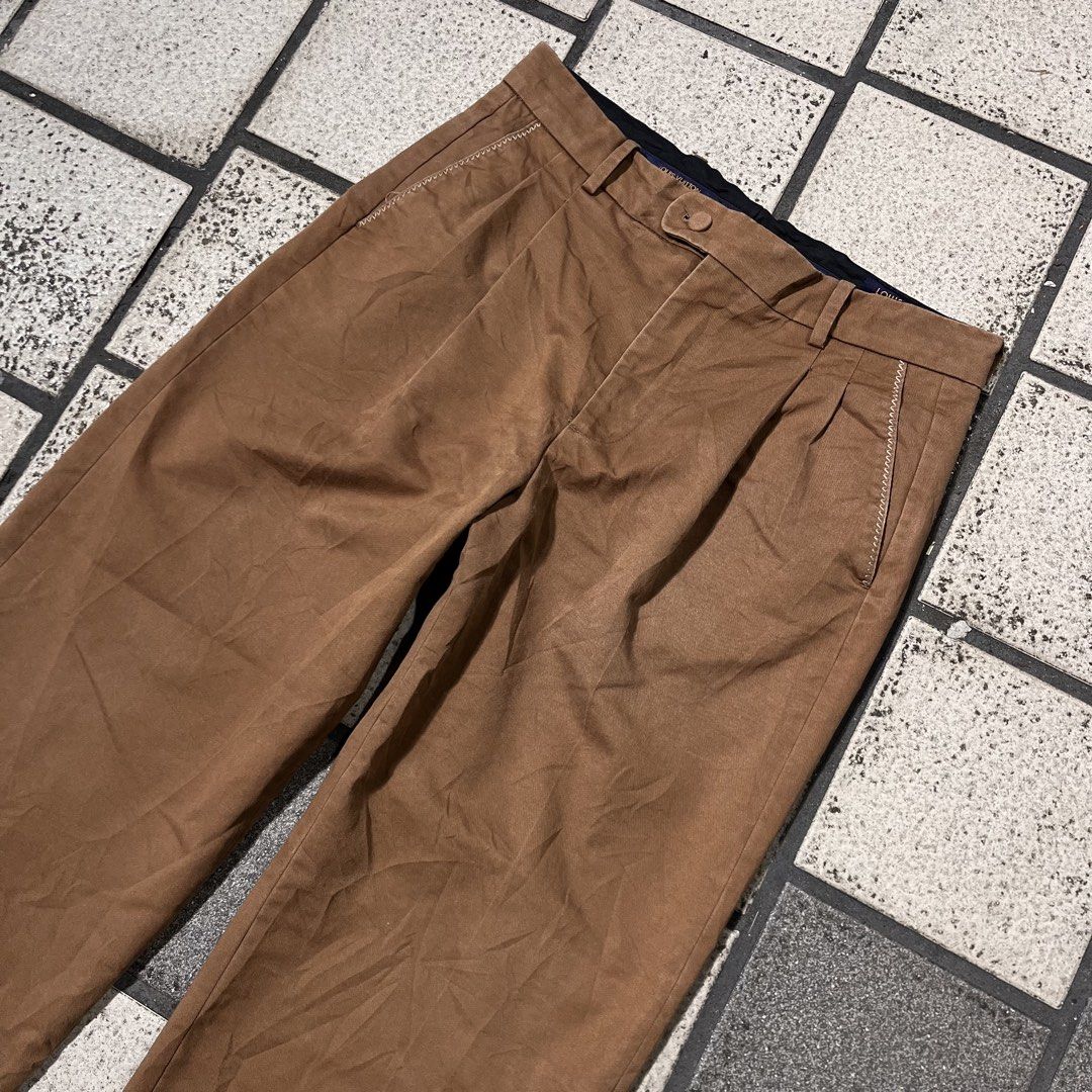 Louis vuitton baggy pants (Category: Luxury Apparel) located in Bacolod City. Submitted by hanap_ukay_540 (Listing ID 1466105771, Image 3). Description: Lv pants Excellent condition No issue Check each photo to see the details Size 34 Length 41 Price: 1800 or best offer Location: Bacolod City negros occ Dm me if interested .