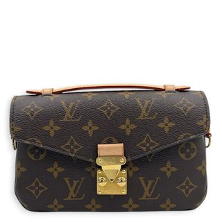 (Category: ) located in . Submitted by carousellluxury (Listing ID 1466113552, Image 1). Description: .
